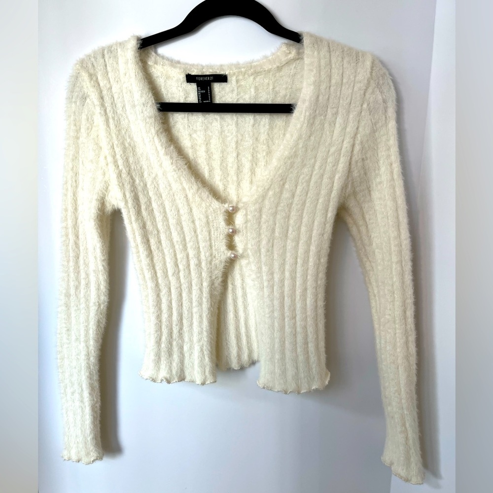 WHITE FUZZY THREE BUTTON SWEATER